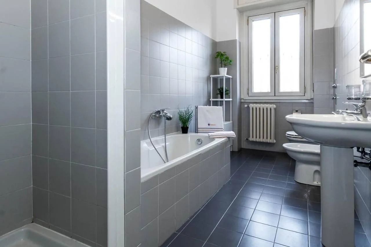 Apartment Joivy Lovely Family Apt For 7 Near San Lorenzo Columns Milan Italy