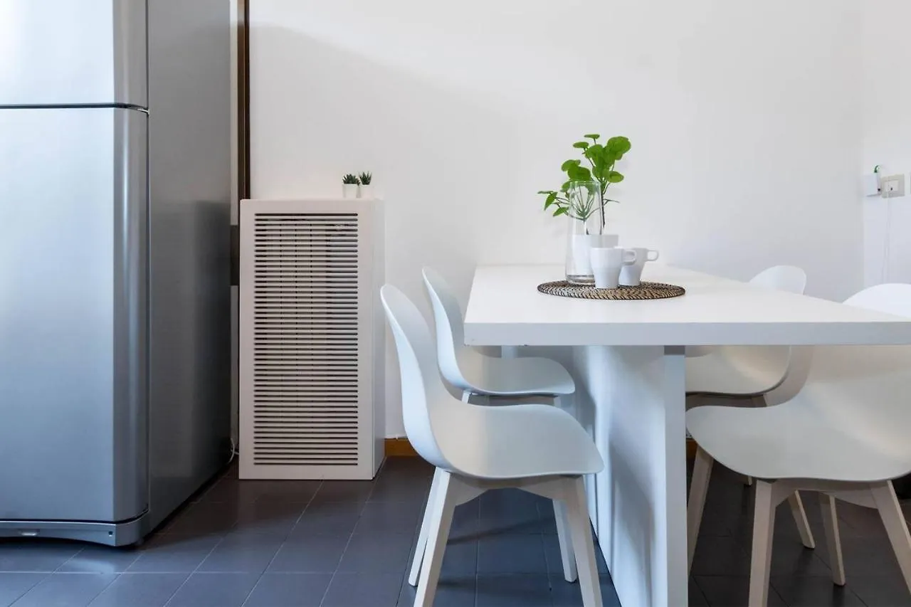 מילאנו Joivy Lovely Family Apt For 7 Near San Lorenzo Columns 0*,  איטליה